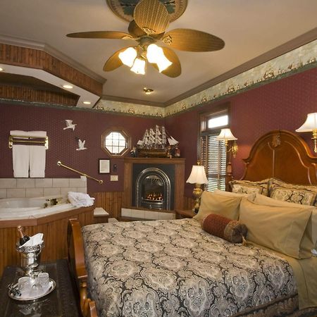 Port City Victorian Inn Маскигон Екстериор снимка