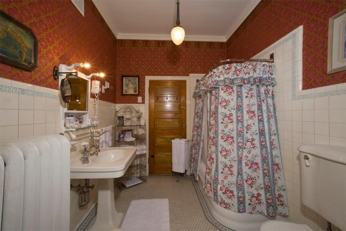 Port City Victorian Inn Маскигон Екстериор снимка