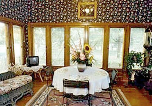 Port City Victorian Inn Маскигон Екстериор снимка