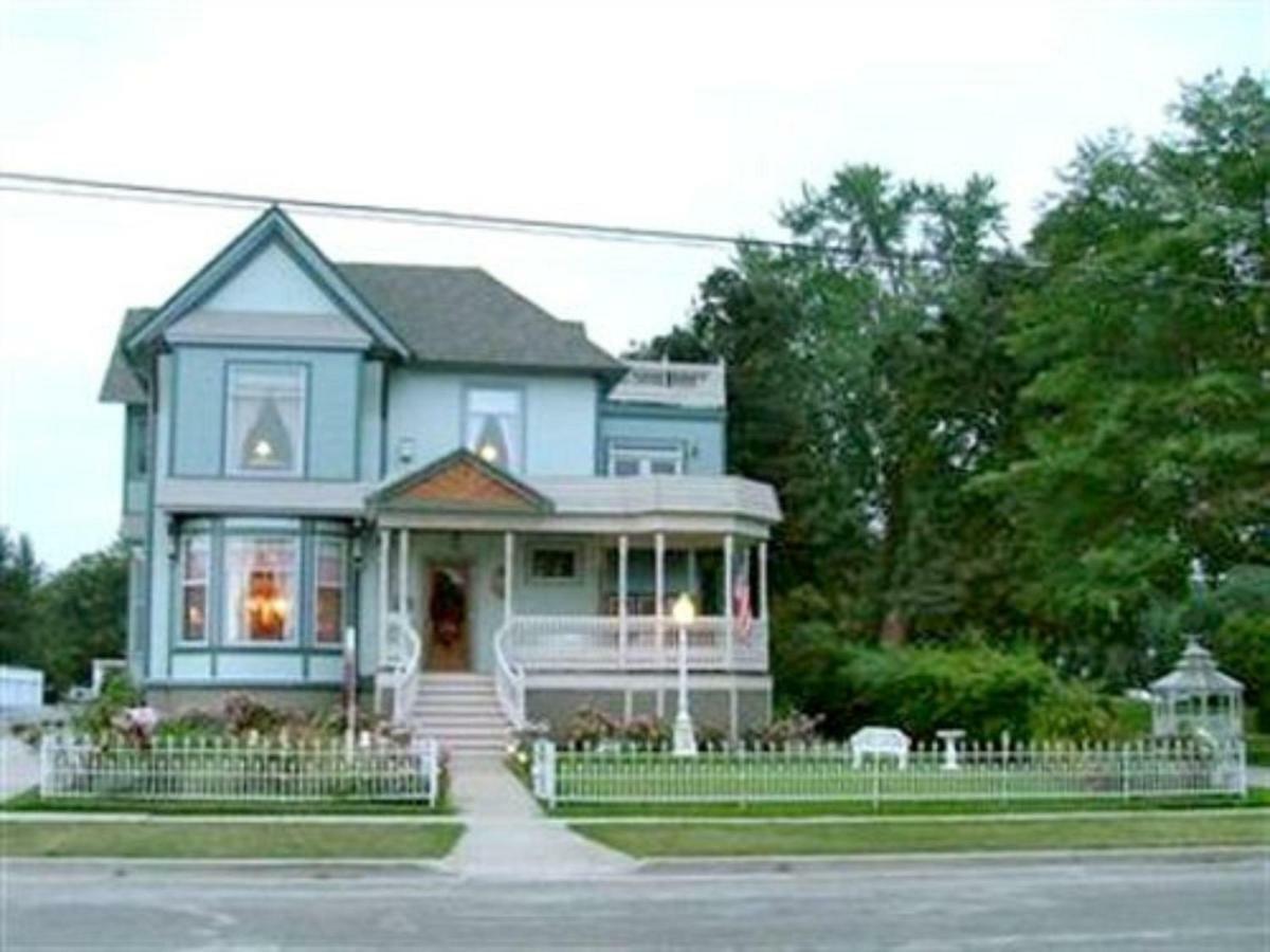 Port City Victorian Inn Маскигон Екстериор снимка
