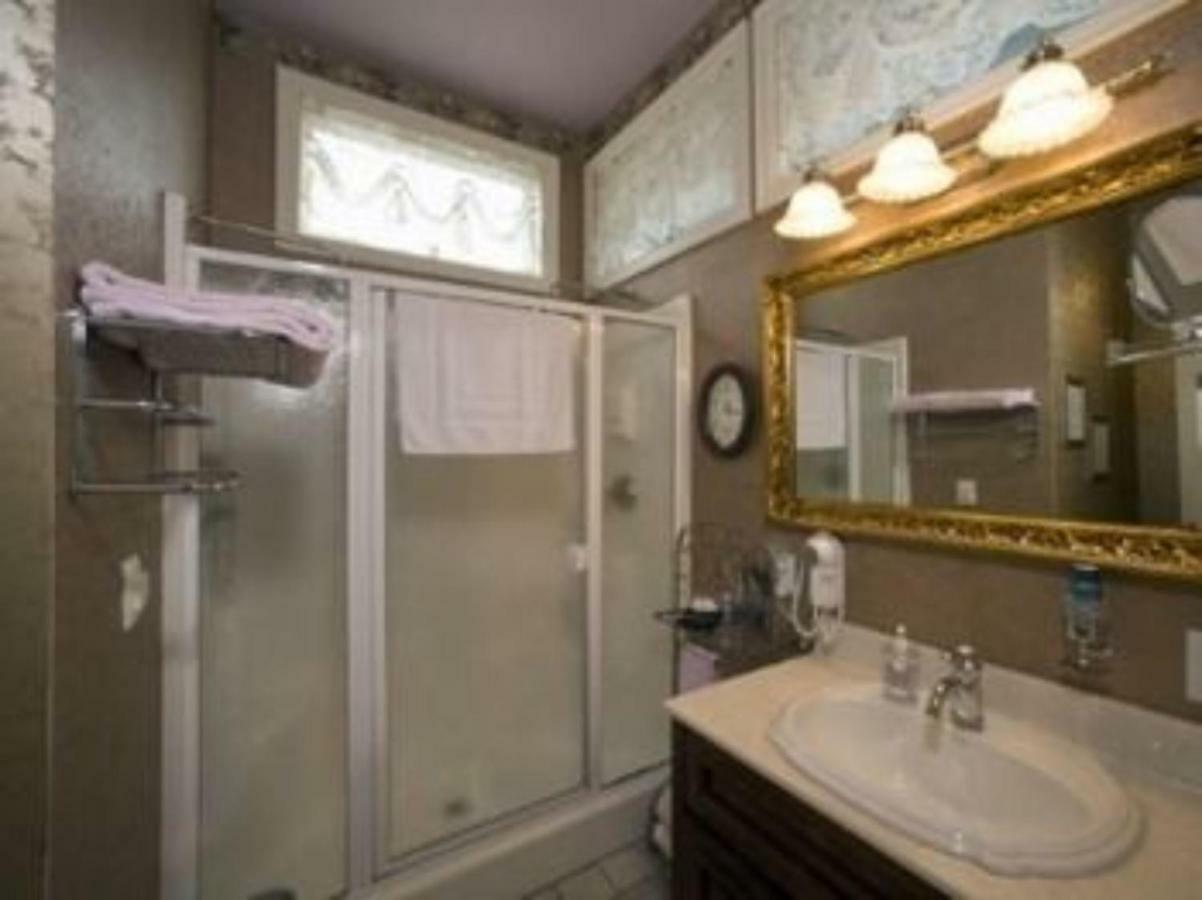 Port City Victorian Inn Маскигон Стая снимка